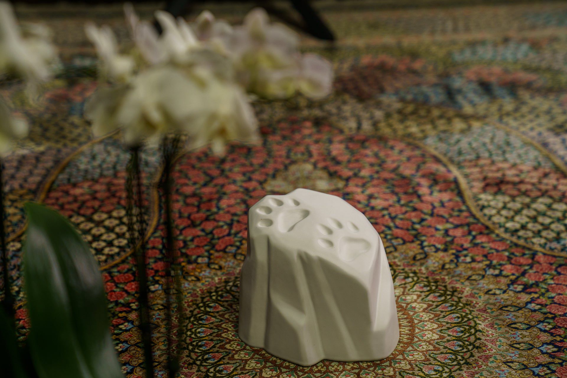 Paw Print Urn For Pet Ashes - White Matte | Ceramic Pet Urn - Pulvis Art Urns