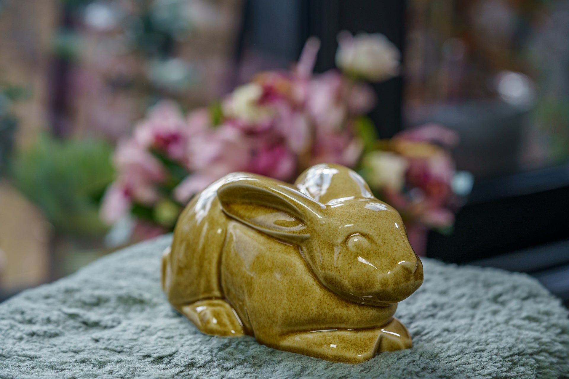 Rabbit Urn For Ashes - Dark Sand | Ceramic Bunny Urn - Pulvis Art Urns
