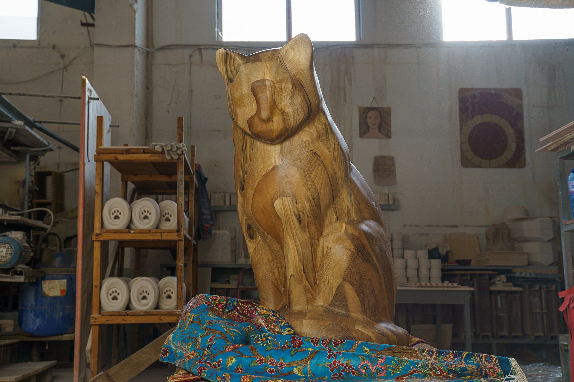 Wooden Cat Statue Memorial "Neko" - Genuine Walnut - Pulvis Art Urns