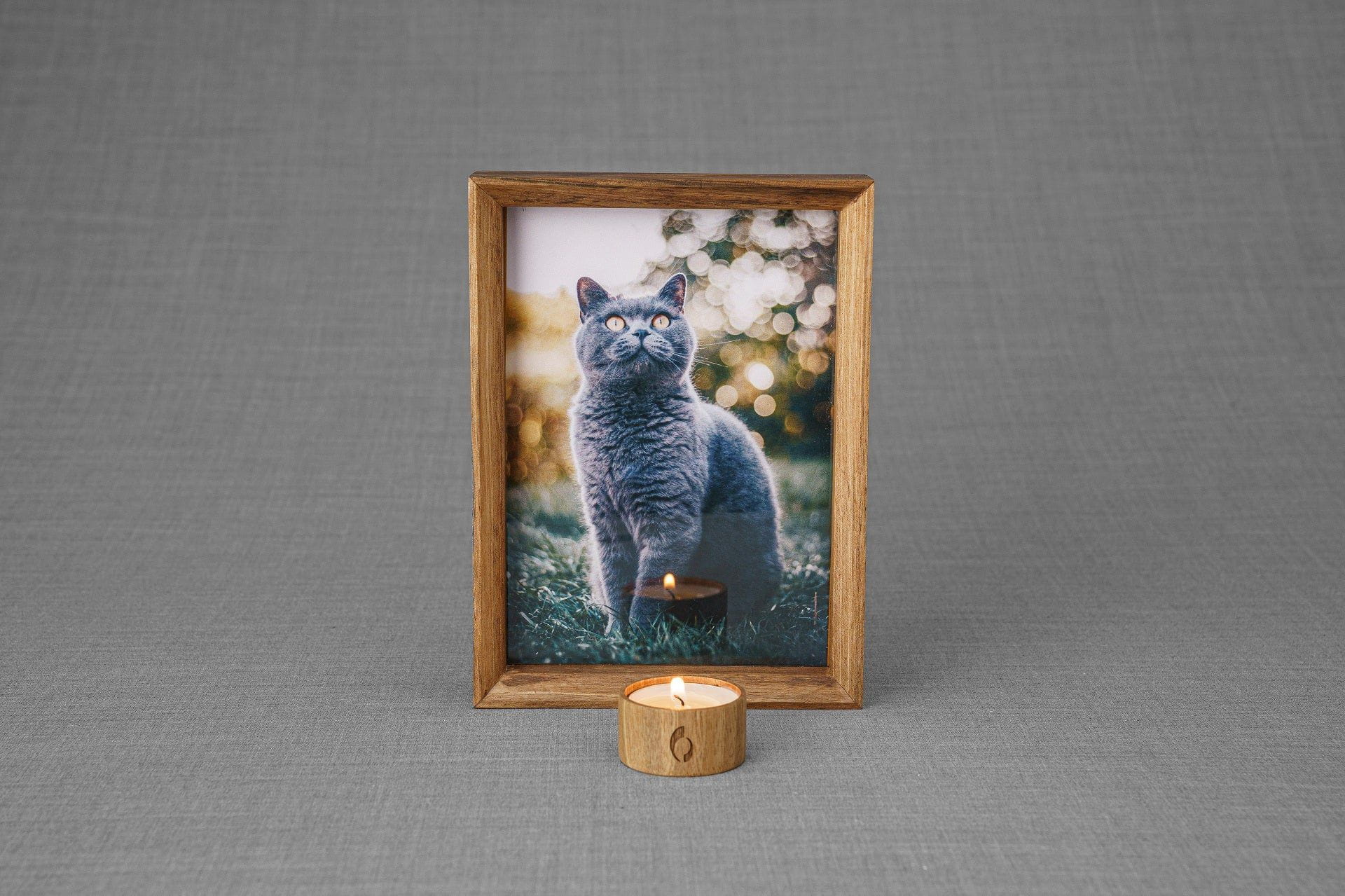 Memorial Picture Frame for Pets - Handmade | Genuine Walnut - Pulvis Art Urns