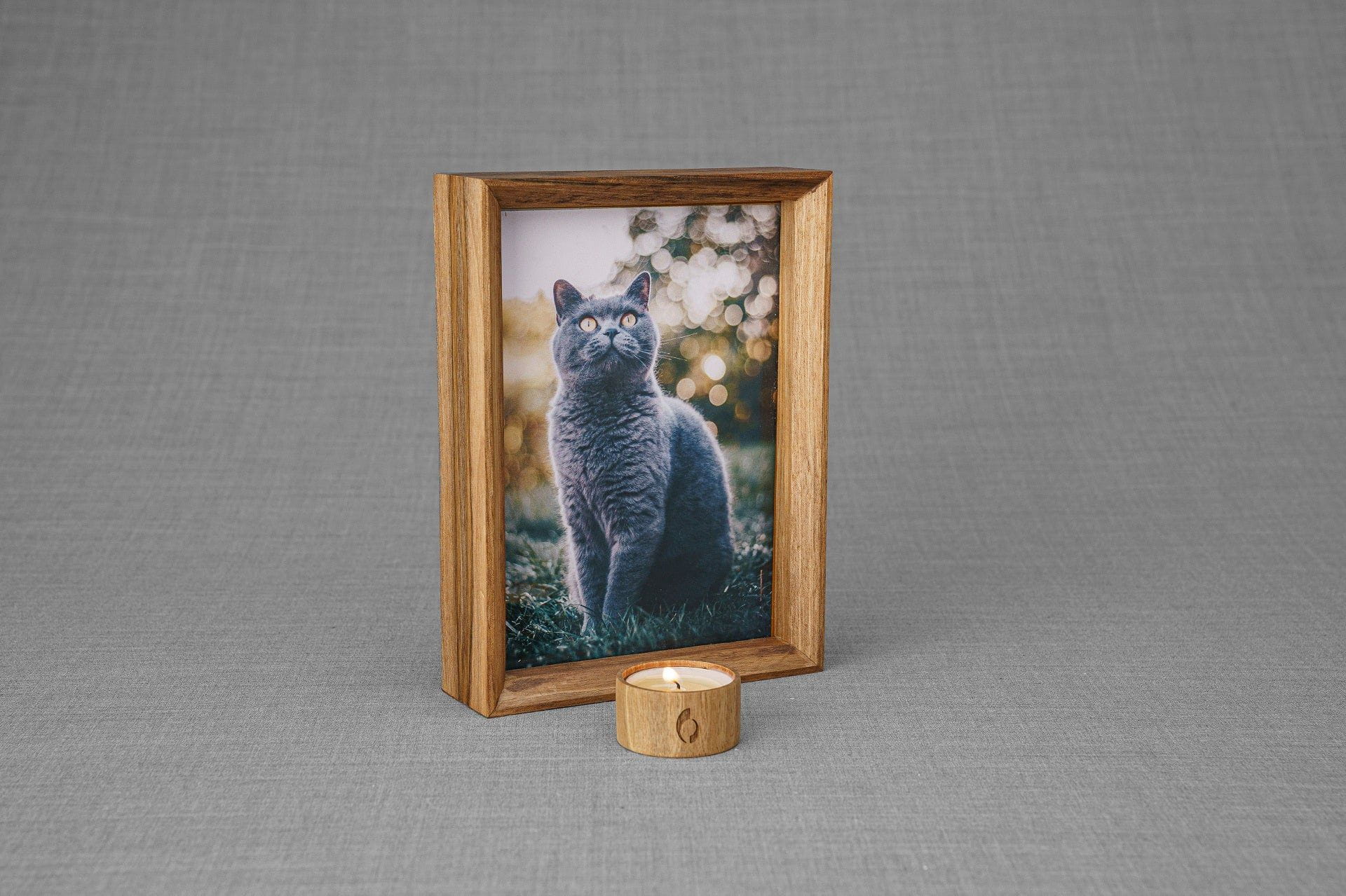 Memorial Picture Frame for Pets - Handmade | Genuine Walnut - Pulvis Art Urns