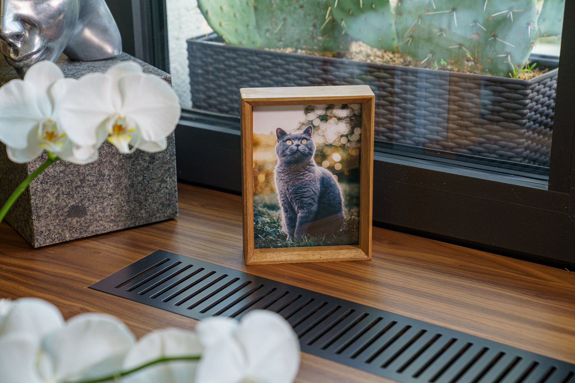 Memorial Picture Frame for Pets - Handmade | Genuine Walnut - Pulvis Art Urns