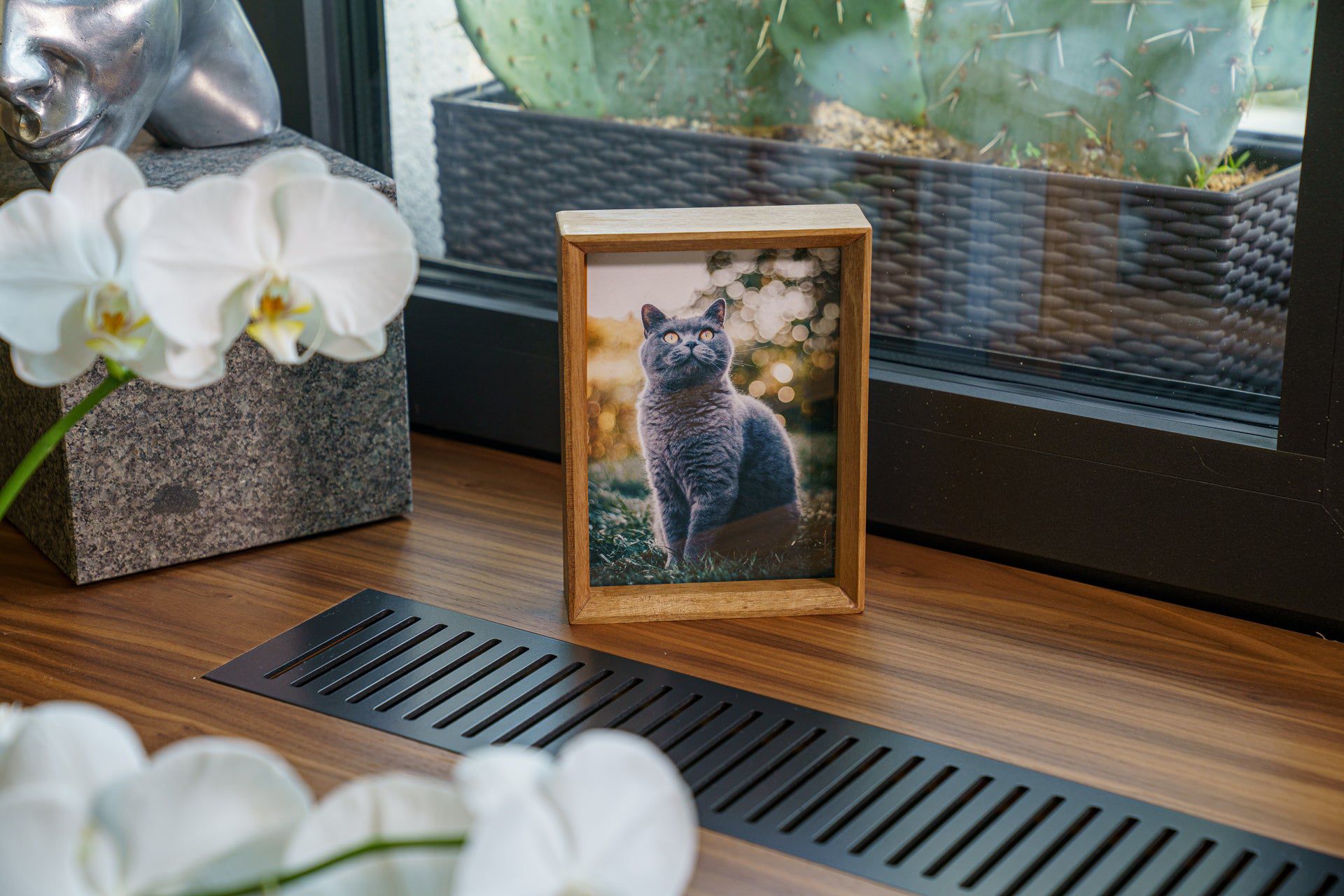 Memorial Picture Frame for Pets - Handmade | Genuine Walnut - Pulvis Art Urns