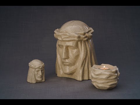 
                  
                    Cargue y reproduzca el vídeo en el visor de la Galería, Mini urna de recuerdo hecha a mano "El Cristo"
                  
                