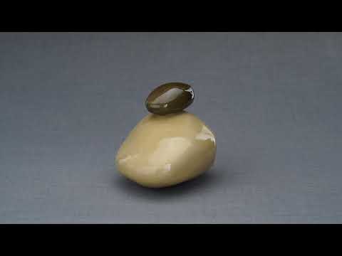 
                  
                    Cargue y reproduzca el vídeo en el visor de la Galería, Urna de cremación de piedra hecha a mano para cenizas, tamaño grande/adulto, color arena clara-Urnas de arte
                  
                