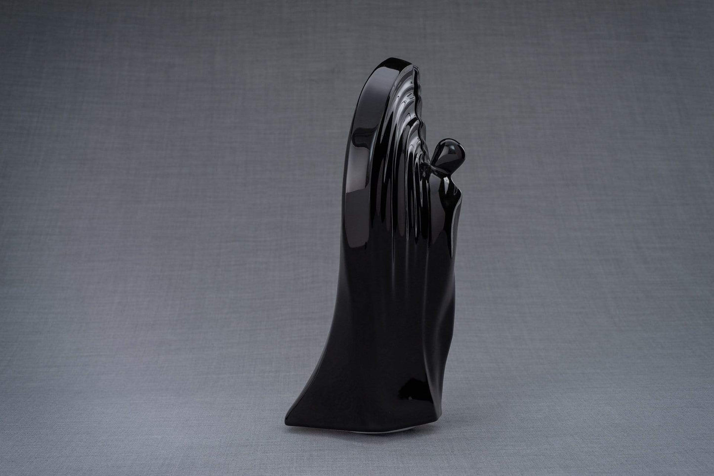 
                  
                    Urna de cremación para cenizas hecha a mano por Guardian, tamaño grande/adulto, color negro de la lámpara-Urnas de arte de Pulvis
                  
                