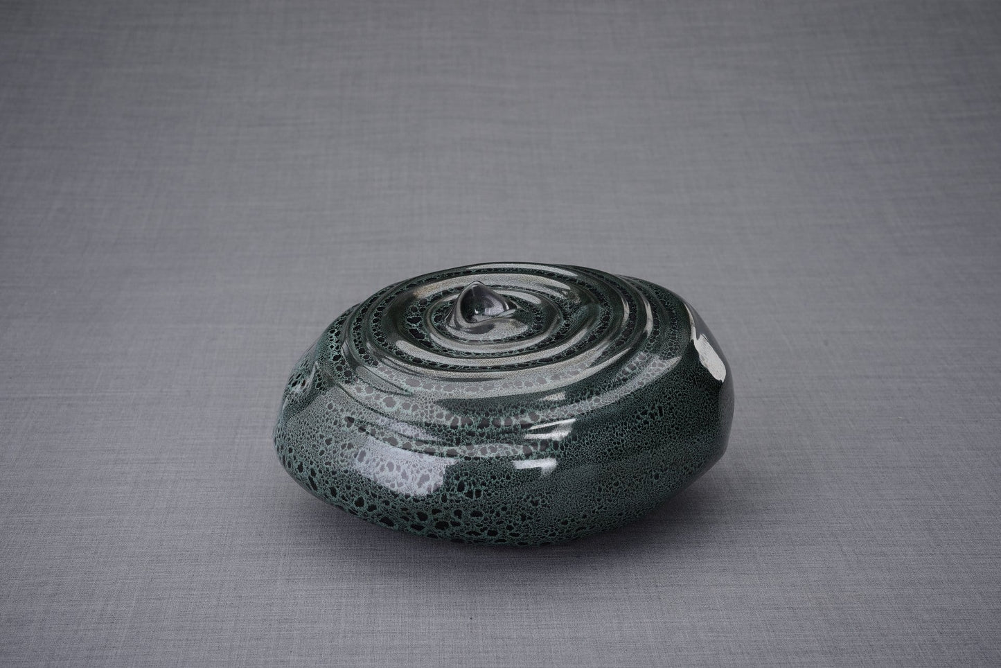 Urna de cremación para cenizas hecha a mano Resonance, tamaño adulto/grande, color negro melange-Urnas de arte de Pulvis
