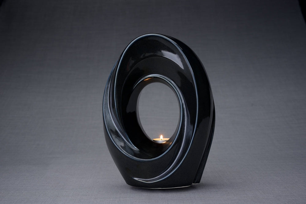 
                  
                    Urna de cremación para cenizas hecha a mano, tamaño grande/adulto, color negro brillante-Urnas de arte de Pulvis
                  
                