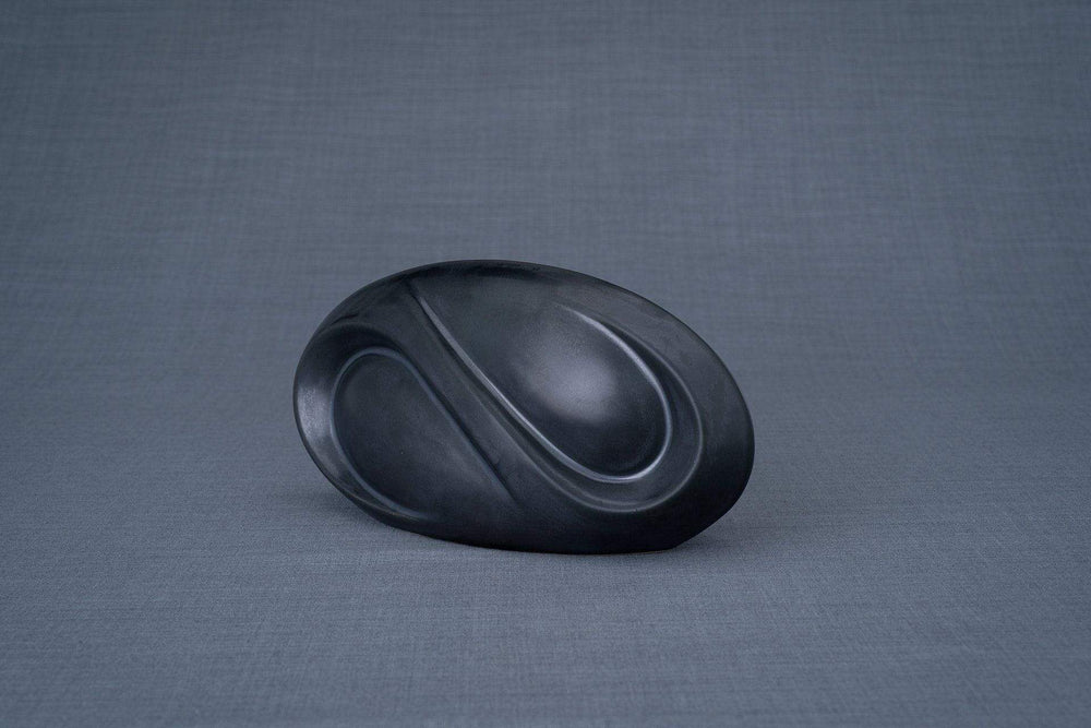 
                  
                    Eternity Cremation Keepsake for Ashes - Mate oscuro | Pequeño | Cerámica
                  
                