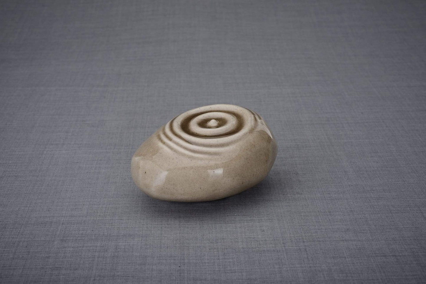 
                  
                    Urna de cremación hecha a mano para cenizas, color gris beige-Urnas de arte de Pulvis
                  
                
