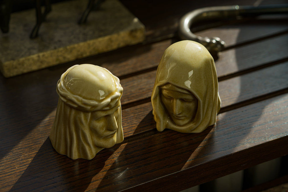 
                  
                    Pulvis Art Urns Keepsake Urn Handmade Mini Keepsake Urn "The Holy Mother" - Transparent | Ceramic
                  
                