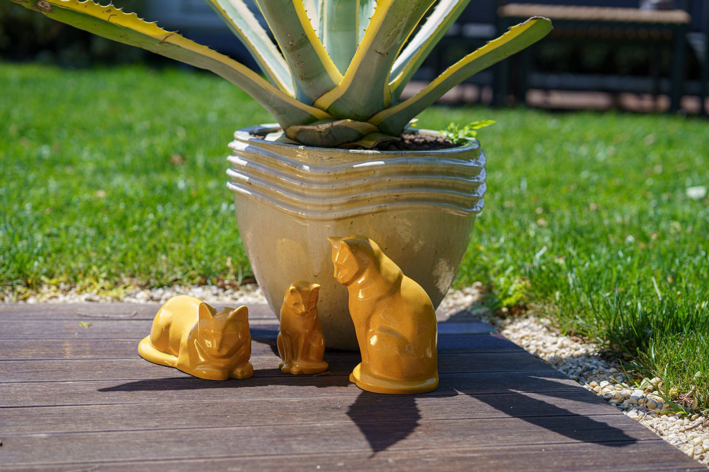 
                  
                    Pulvis Art Urns Pet Urn Mini Pet Urn for Ashes Neko - Dark Sand | Handmade | Ceramic
                  
                