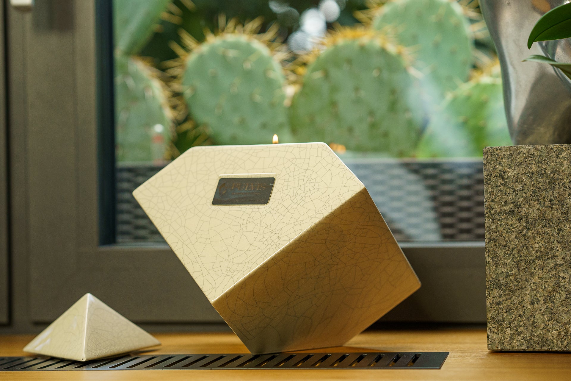 ABSTRACT CREMATION URN  PRODUCT REVIEW 2024