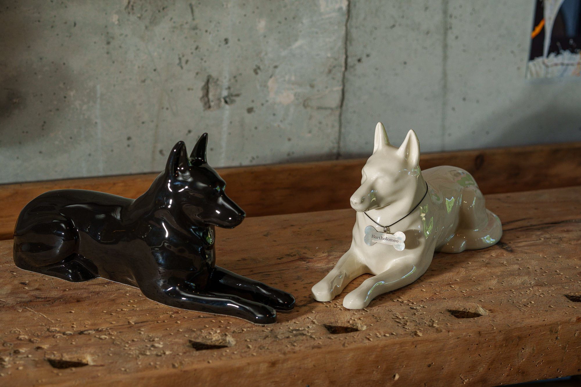 Selecting the Right Ceramic Pet Urn for Your Pet’s Legacy