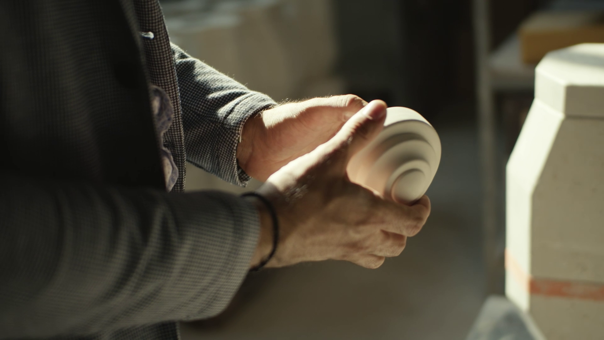 Understanding the Cremation Urns Process and Its Benefits - Pulvis Art Urns