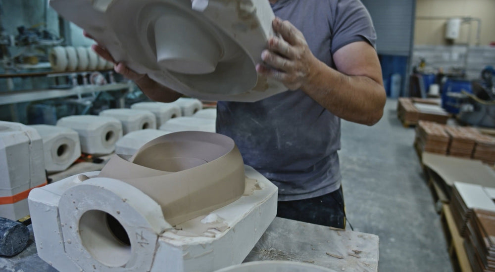 Is Ceramic The Best Material For A Memorial Urn? Pulvis Art Urns blog