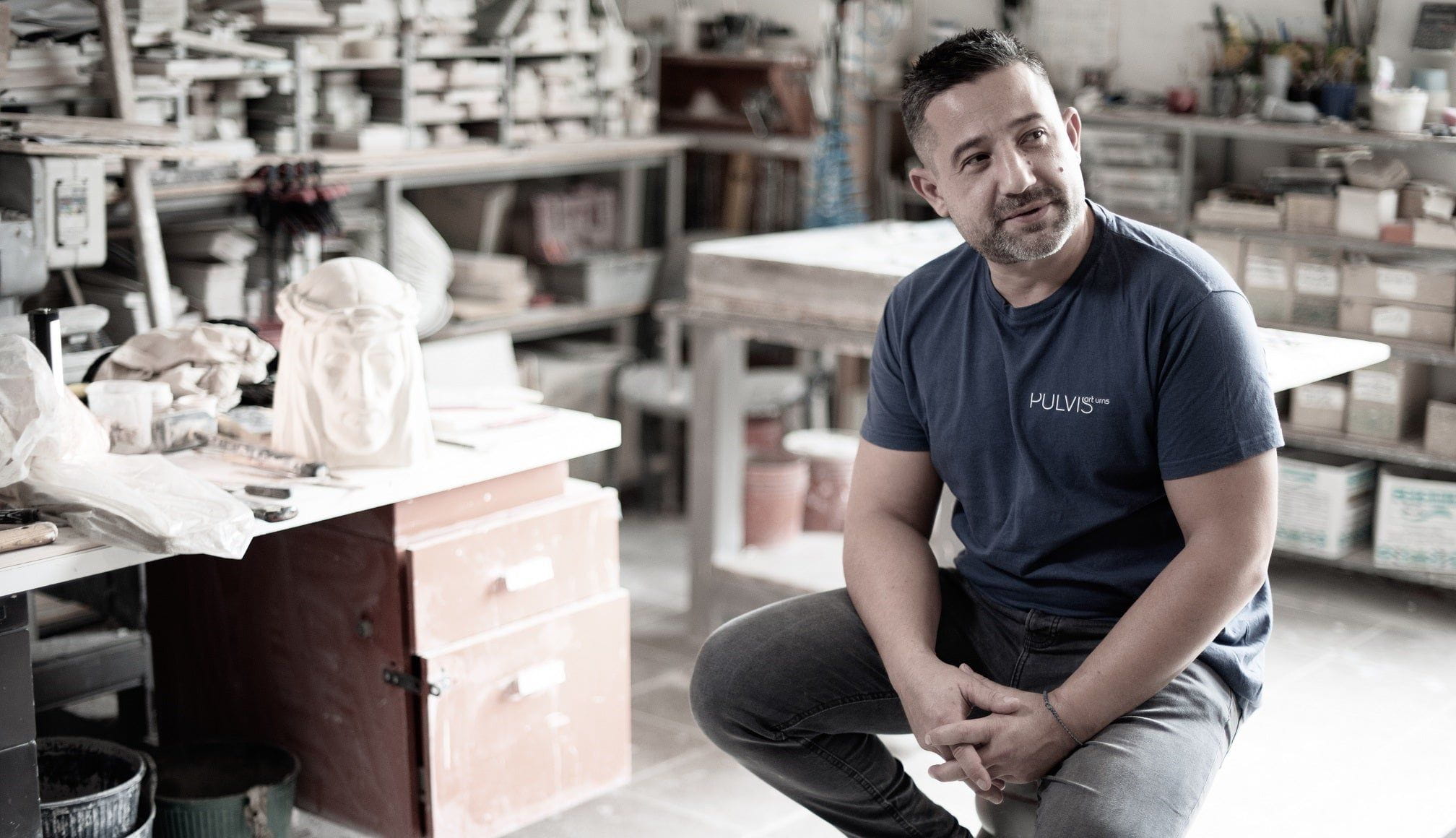 Load video: Pulvis Art Urns - Technology