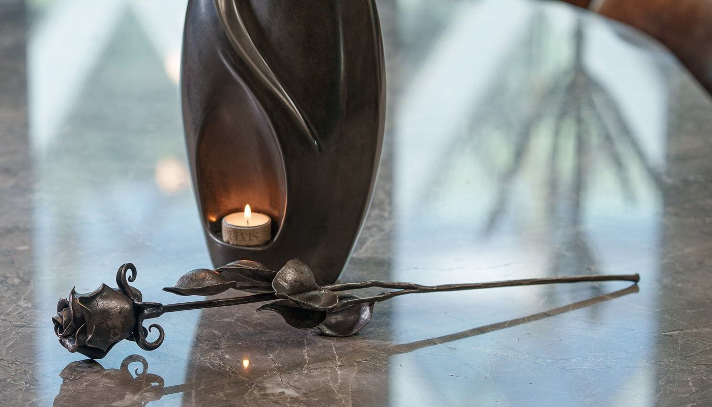 Handmade Iron Rose. Pulvis Art Urns