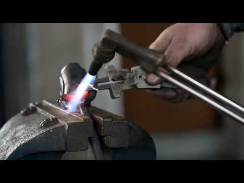 
                  
                    Load and play video in Gallery viewer, Forged Iron Rose Sculpture - Handwrought | Memorial Accessory
                  
                