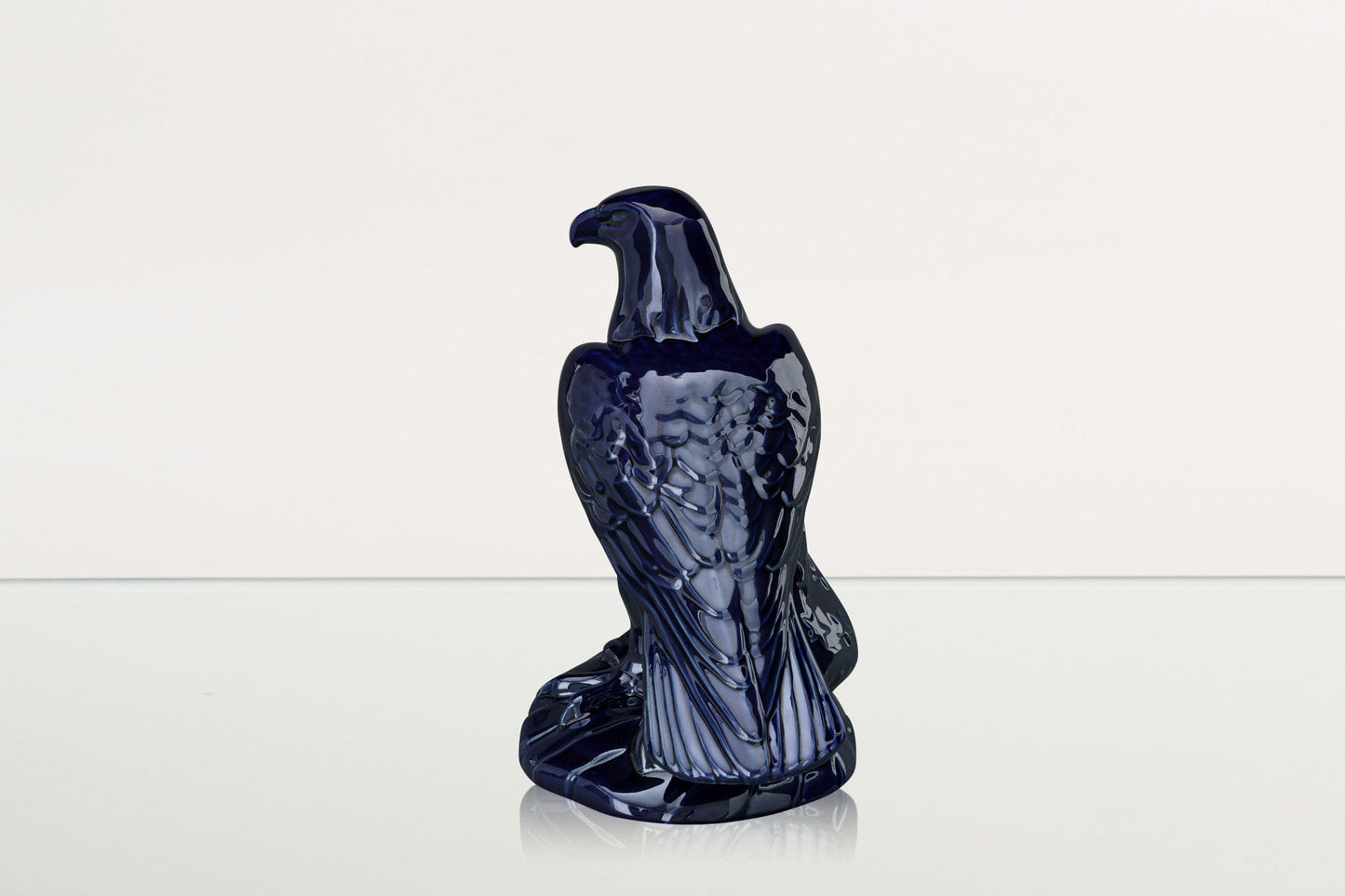 
                  
                    Pulvis Art Urns Adult Size Urn Aquilae Military Memorial For Cremation Ashes  - Large | Cobalt Metallic | Ceramic Urn
                  
                