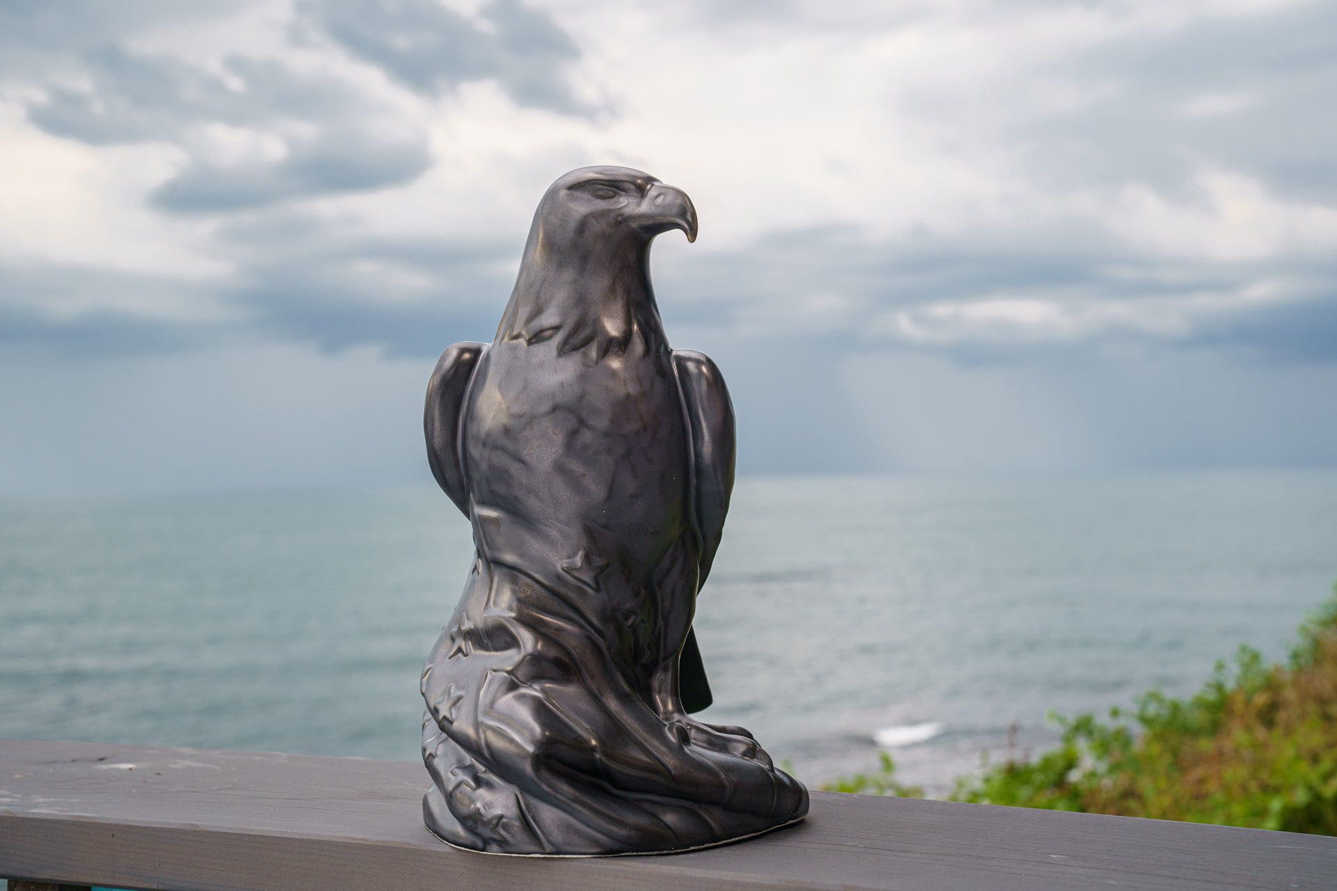 Aquilae Military Memorial For Cremation Ashes - Large | Dark Matte | Ceramic Urn - Pulvis Art Urns