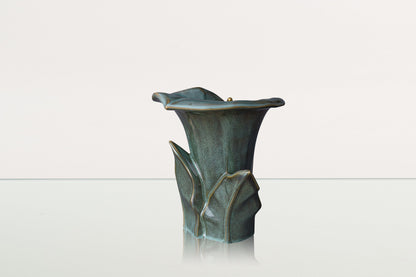 Calla Flower Memorial Urn for Ashes - Medium Urn | Oily Green Melange - Pulvis Art Urns