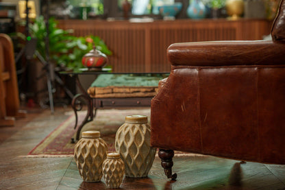 Cremation Urn "Echo" - 3D Printed Ceramic Urn | Light Sand Melange | Large - Pulvis Art Urns