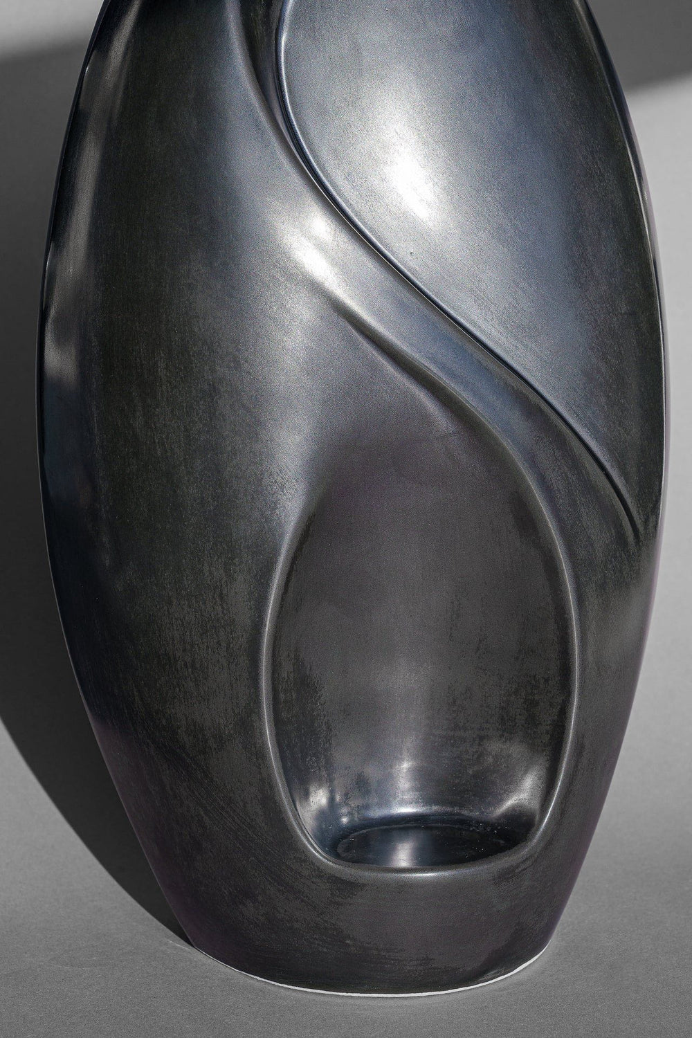 Pulvis Art Urns Adult Size Urn Eternity Handmade Cremation Urn for Ashes - Large | Dark Matte | Ceramic