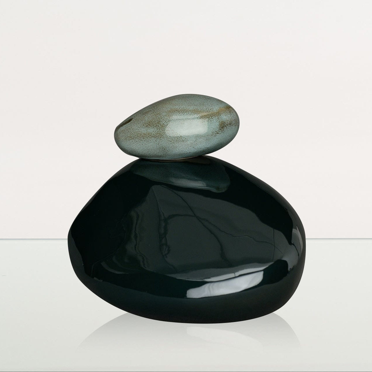 Handmade Cremation Urn for Ashes "Stone" - Large Urn | Oxide Green | Ceramic - Pulvis Art Urns