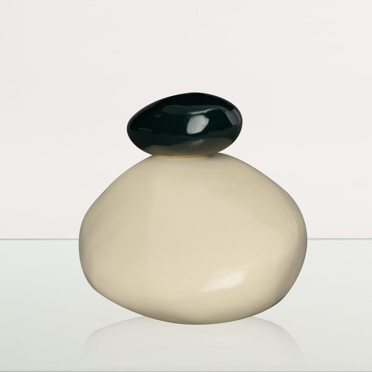 Handmade Cremation Urn for Ashes "Stone" - Large Urn | Off-white | Ceramic - Pulvis Art Urns