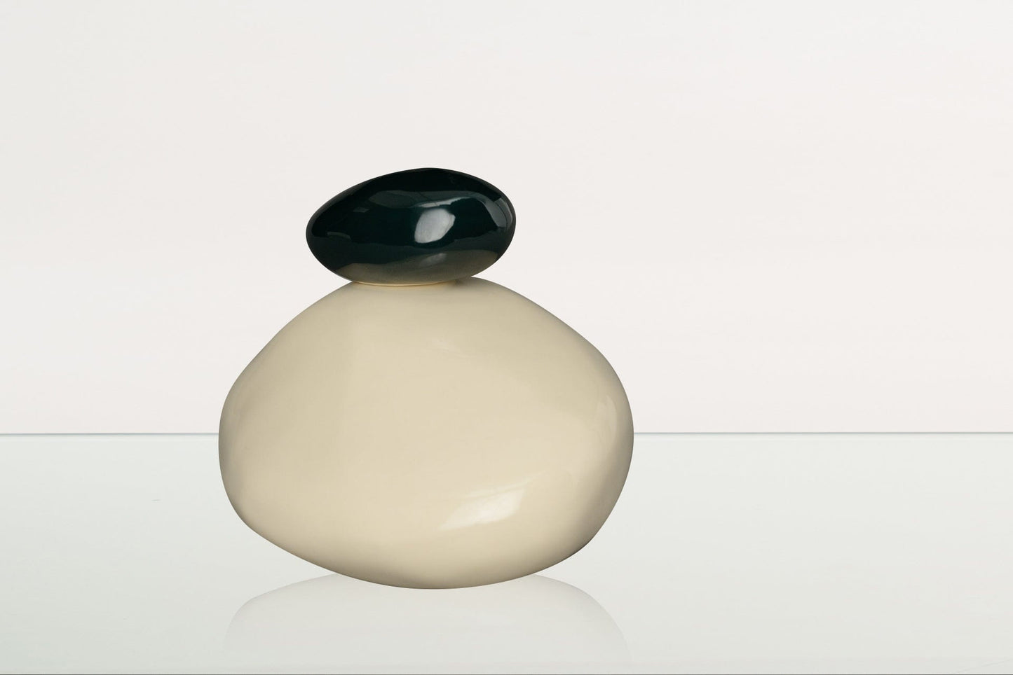 
                  
                    Pulvis Art Urns Adult Size Urn Handmade Cremation Urn for Ashes "Stone" - Large Urn | Transparent | Ceramic
                  
                