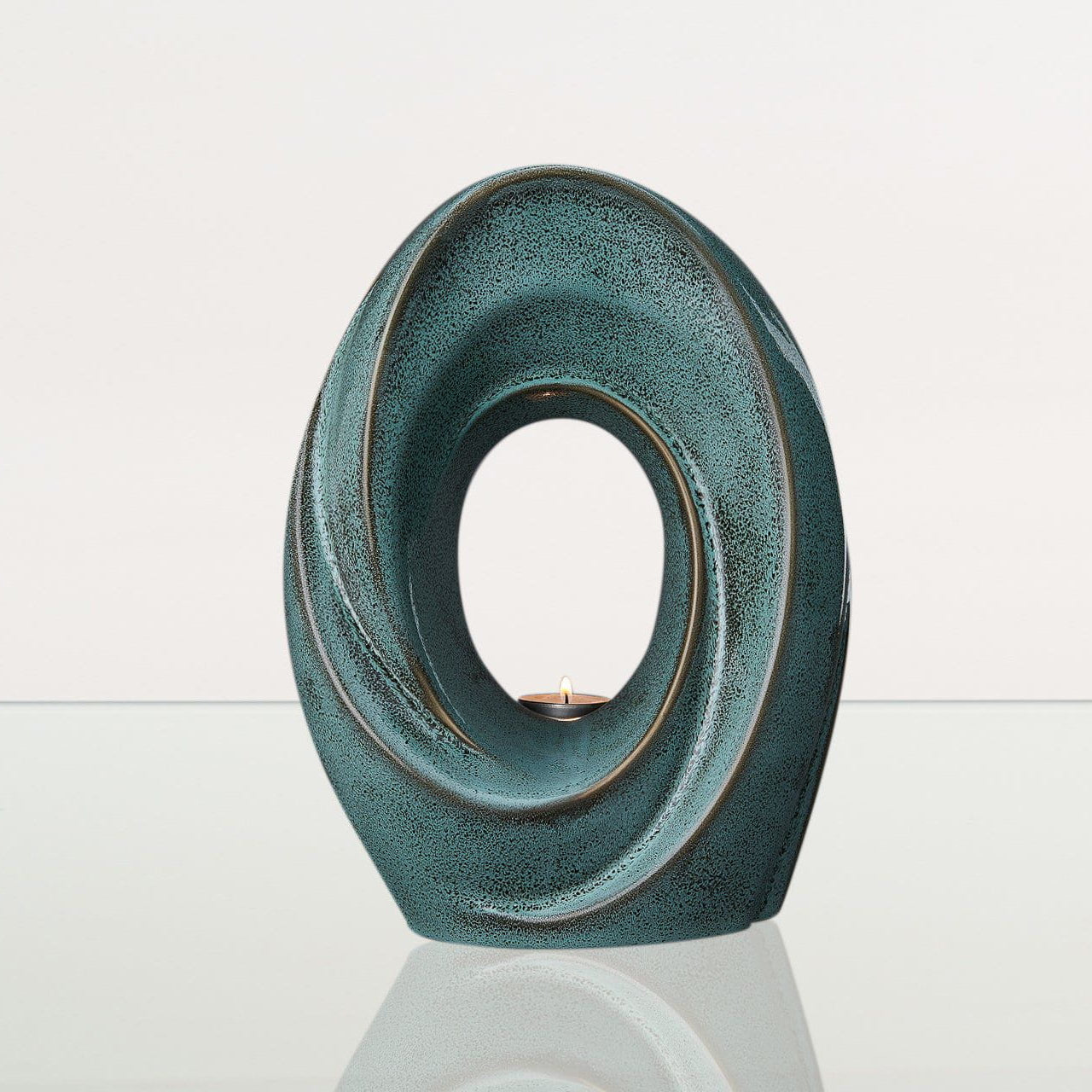 Handgefertigte Keramikurne „The Passage“ in Oily Green Melange von Pulvis Art Urns