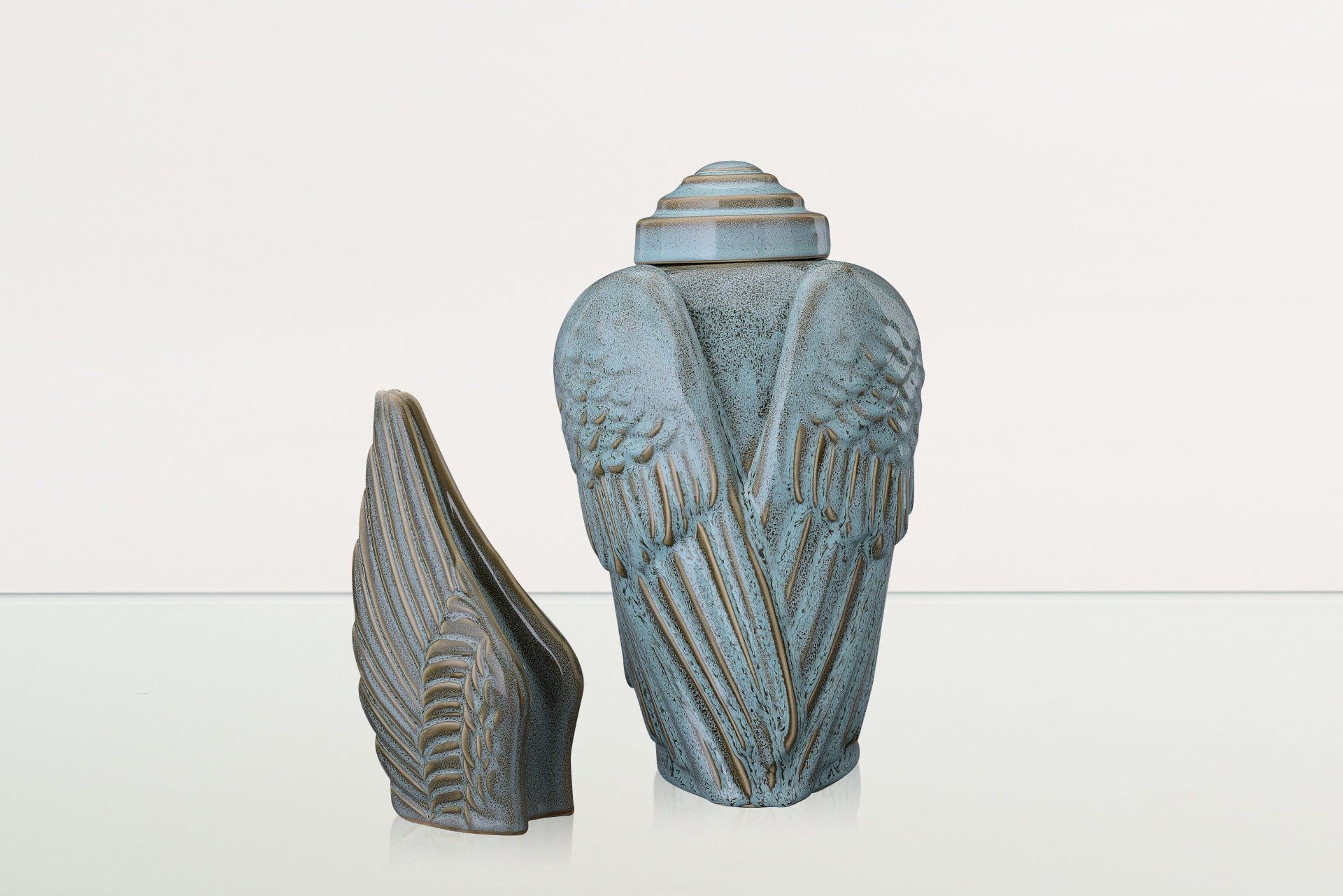 Set of Cremation Urns for Ashes "Wings" - (Large urn + Keepsake) - Pulvis Art Urns