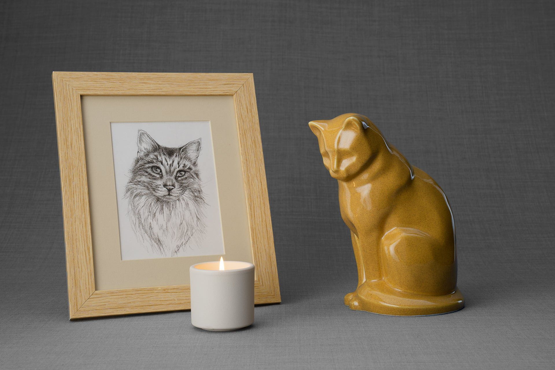 Artisan Scented Candle - Saffron / Vanilla / Cardamom - Pulvis Art Urns