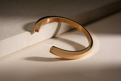 Cremation Bracelet – Elegance | Stainless Steel | Memorial Jewelry | Brass Finish - Pulvis Art Urns