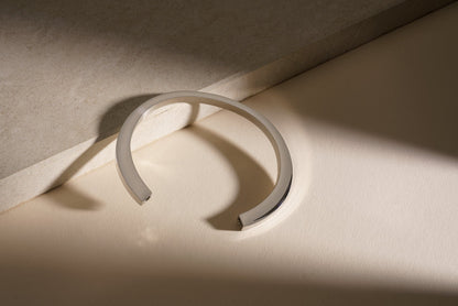 Cremation Bracelet – Elegance | Stainless Steel | Memorial Jewelry | Silver Finish - Pulvis Art Urns