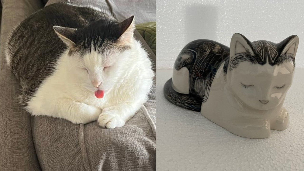 Custome Decorated Pet Urns by Pulvis Art Urns. Cremation Pet Urns