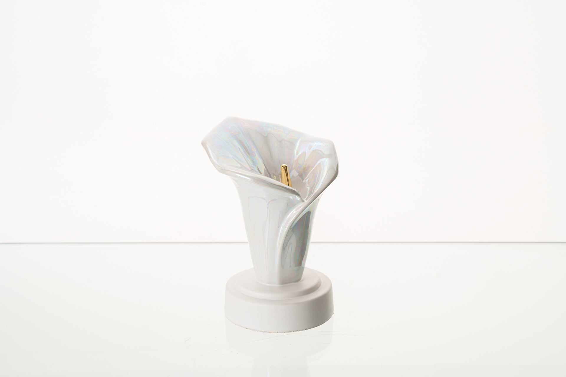 Calla Lily Keepsake Urn - Pearly White | Ceramic - Pulvis Art Urns