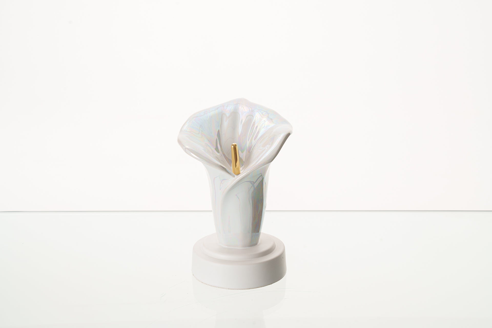 Calla Lily Keepsake Urn - Pearly White | Ceramic - Pulvis Art Urns