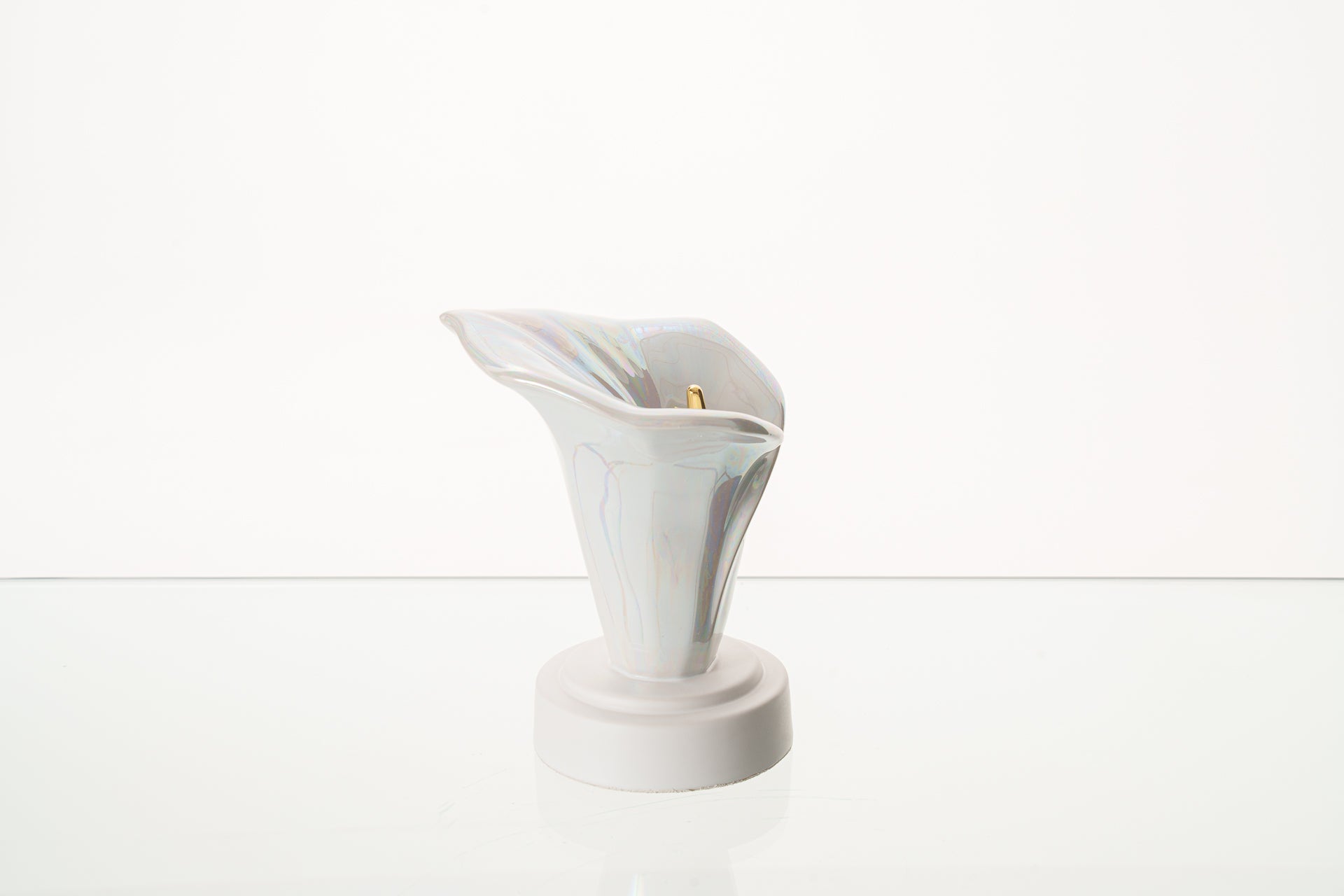 Calla Lily Keepsake Urn - Pearly White | Ceramic - Pulvis Art Urns