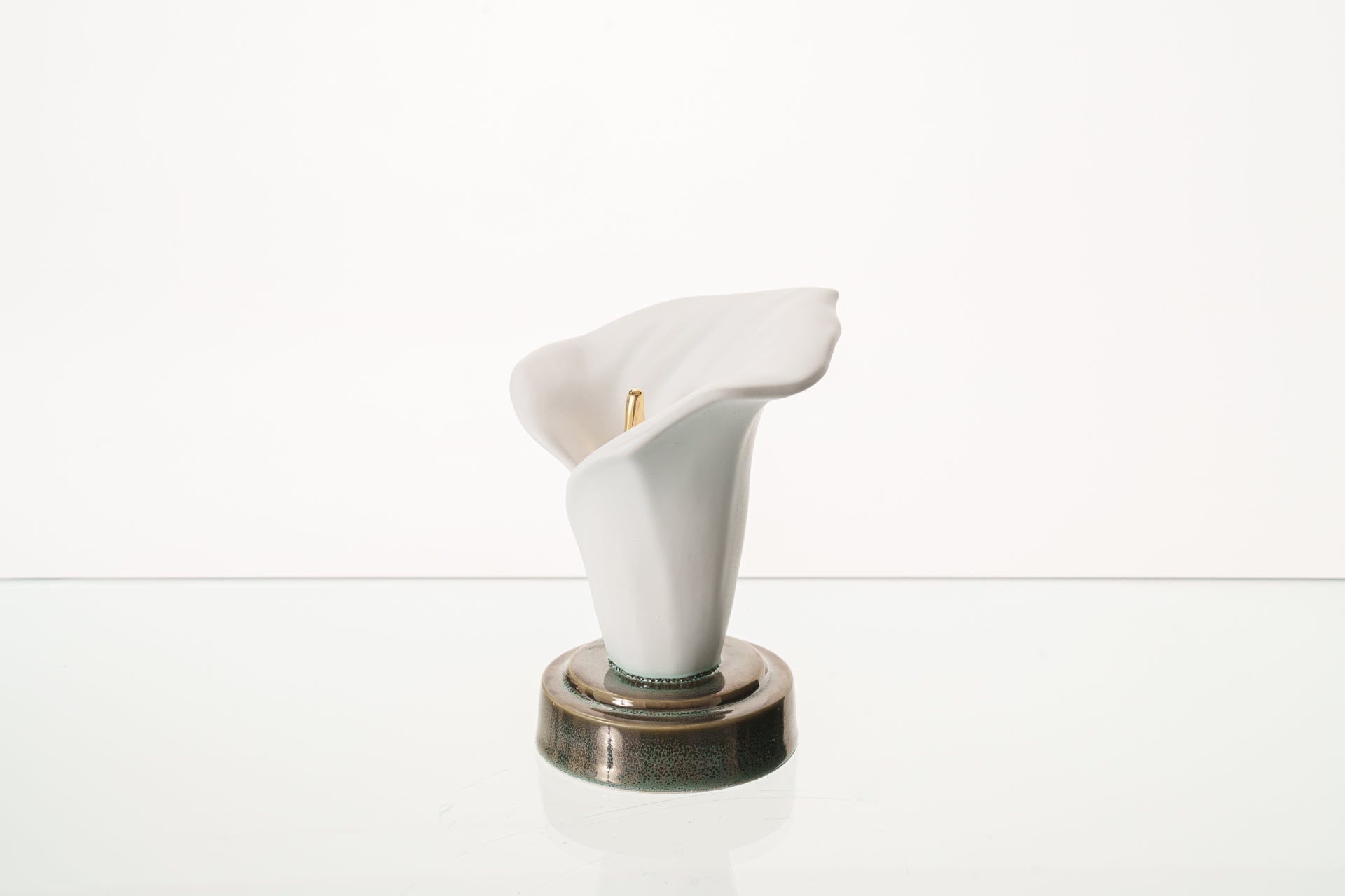 Calla Lily Keepsake Urn - White Matte | Ceramic - Pulvis Art Urns