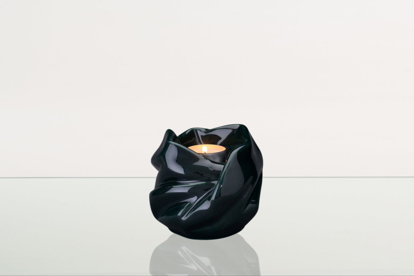 
                  
                    Pulvis Art Urns Keepsake Urn Cremation Keepsake Urn For Ashes With Candle | Oxide Green | Ceramic Urn
                  
                