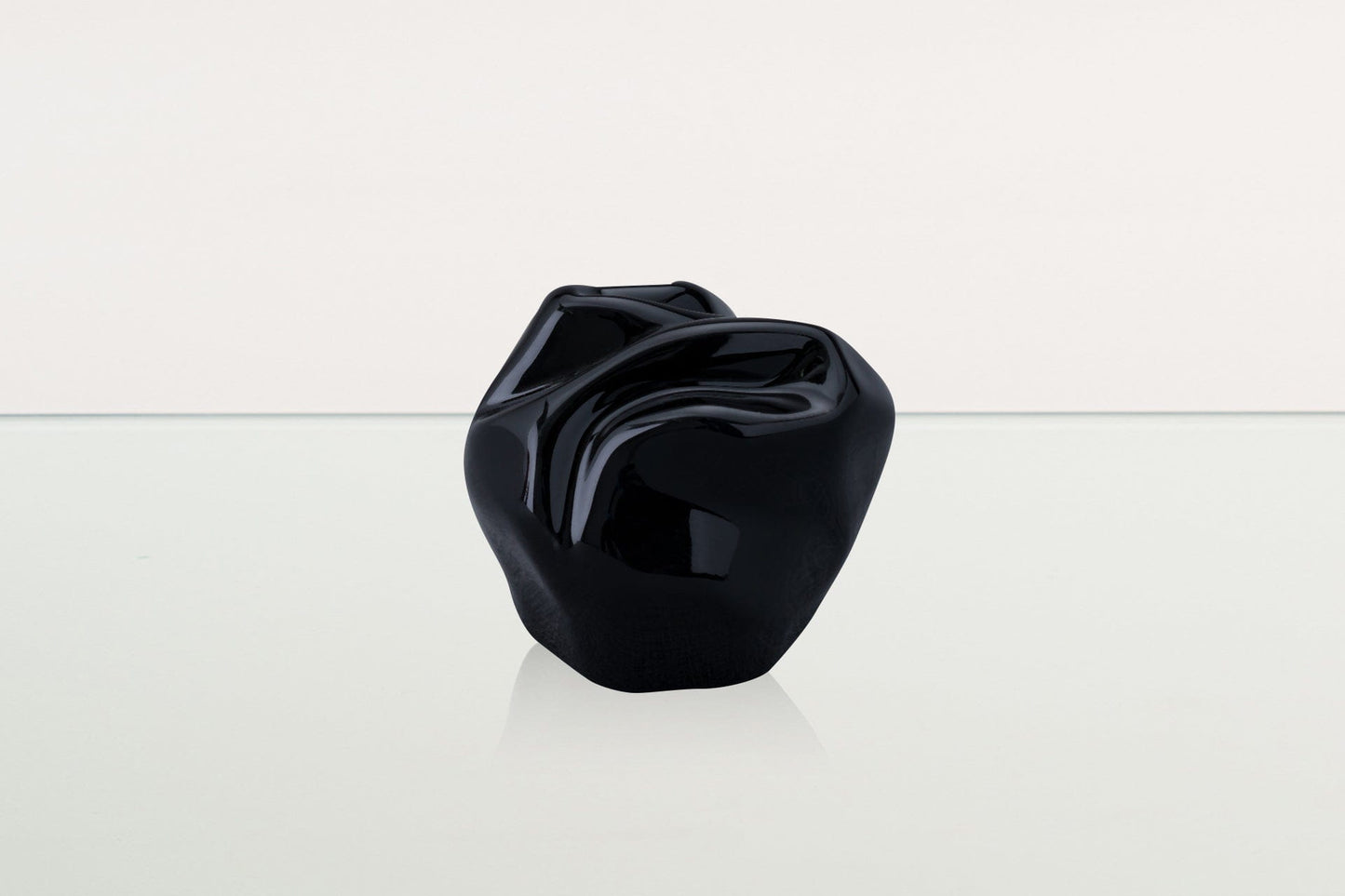 
                  
                    Pulvis Art Urns Keepsake Urn Cremation Keepsake Urn "Precious" - Small Keepsake | Lamp Black | Ceramic
                  
                