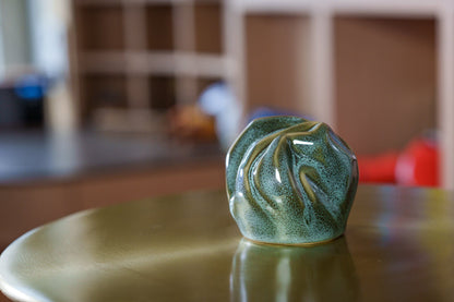 Cremation Keepsake Urn "Precious" - Small Keepsake | Lamp Black | Ceramic - Pulvis Art Urns