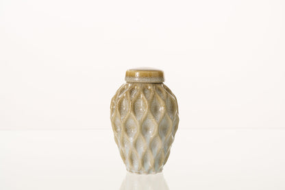 Cremation Urn "Echo" - 3D Printed Ceramic Urn | Light Sand Melange | Keepsake - Pulvis Art Urns