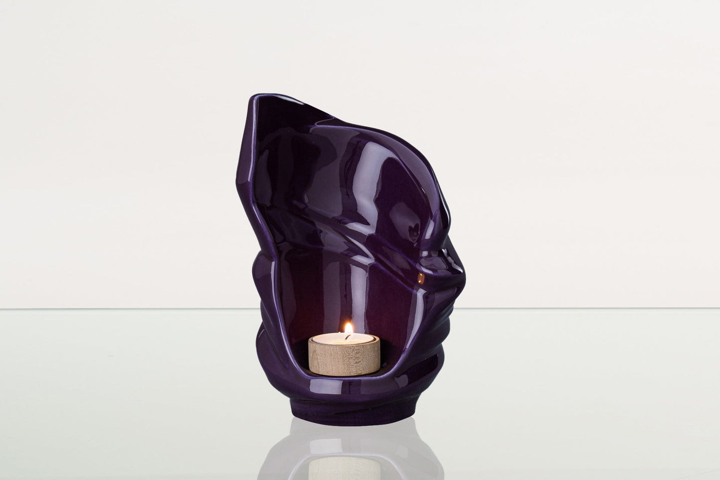 
                  
                    Pulvis Art Urns Keepsake Urn Handmade Cremation Keepsake Urn "Light" - Small Urn | Violet | Ceramic
                  
                
