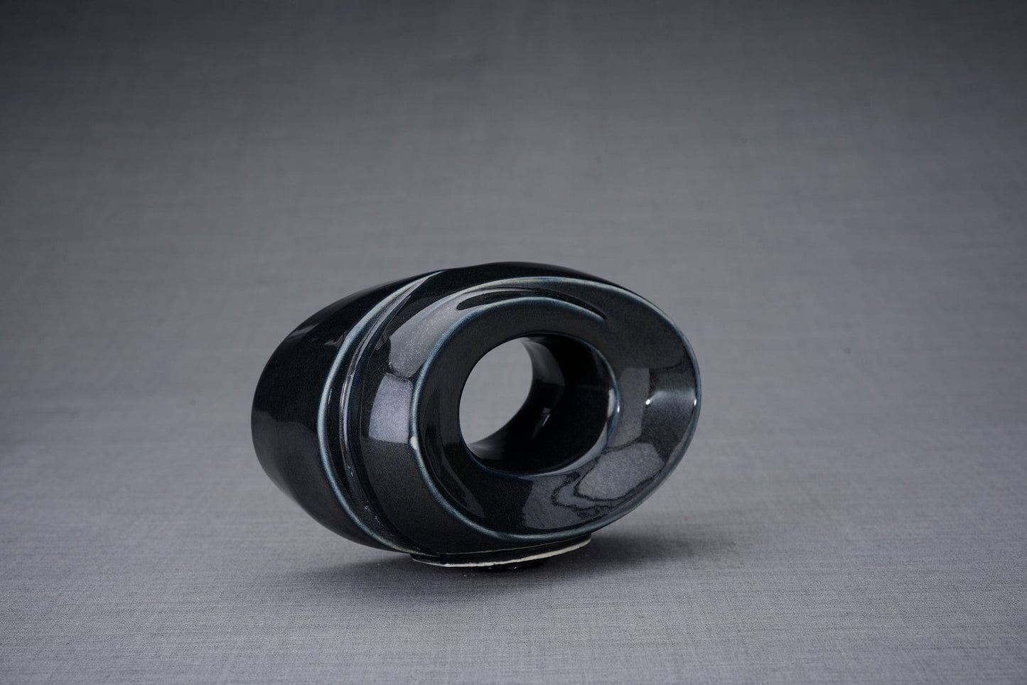 Pulvis Art Urns Keepsake Urn Handmade Cremation Keepsake Urn "The Passage" - Small | Black Gloss Melange | Ceramic