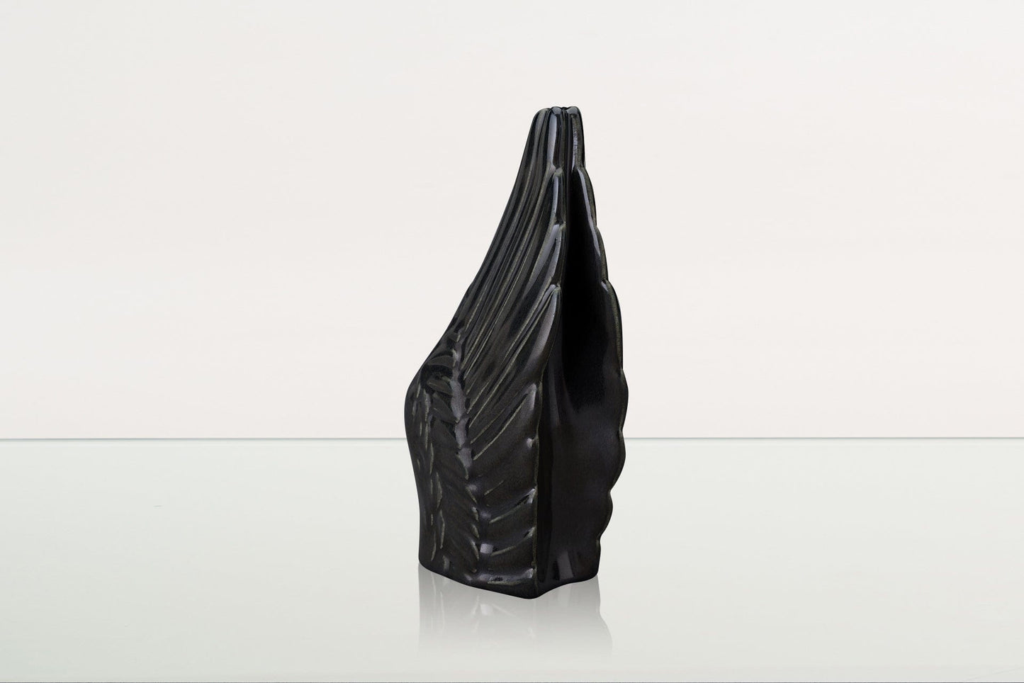 
                  
                    Pulvis Art Urns Keepsake Urn Handmade Cremation Keepsake Urn "Wings" - Small Urn | Black Gloss | Ceramic
                  
                