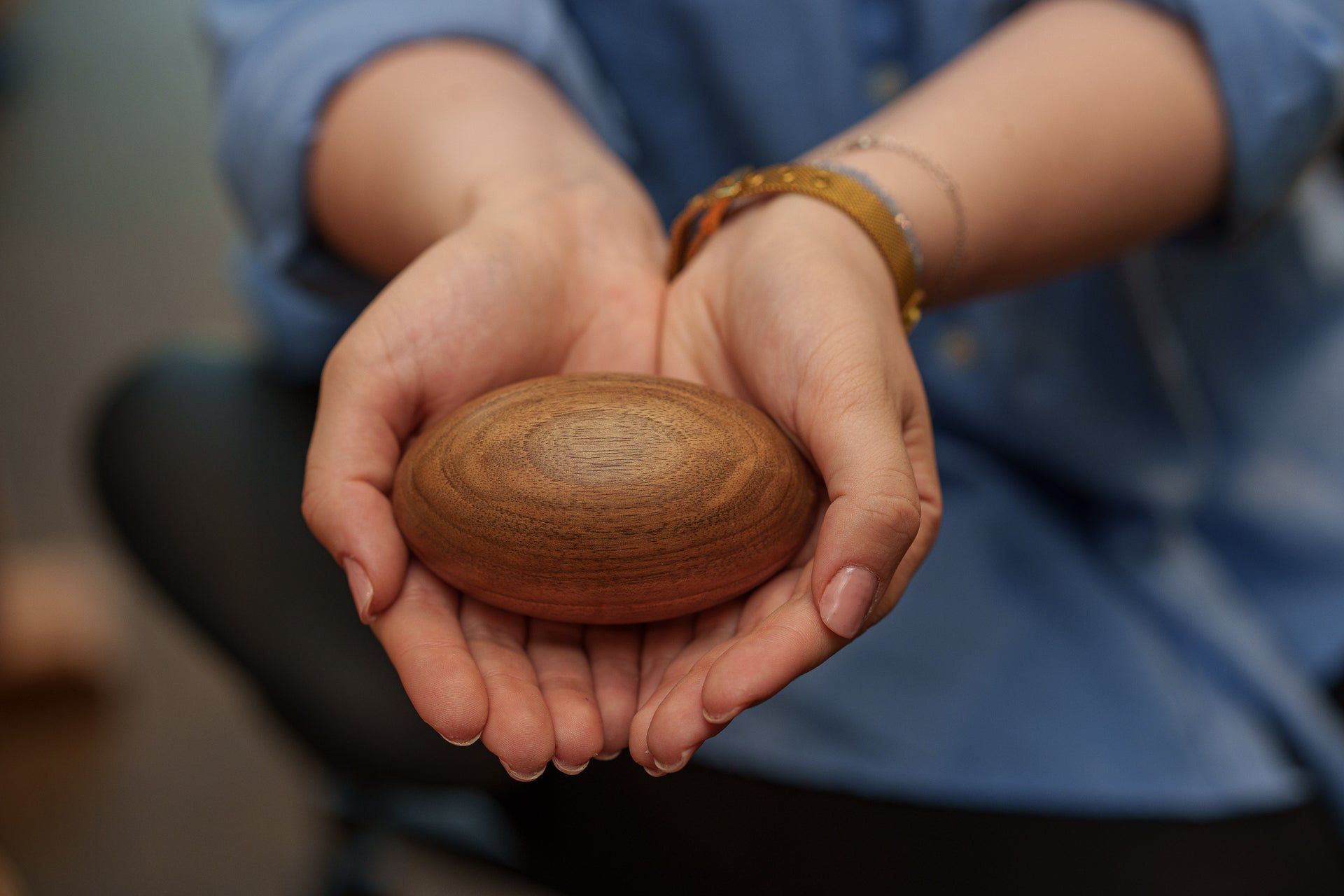 Wooden Keepsake Urn "Palm Stone" - Genuine Walnut - Pulvis Art Urns