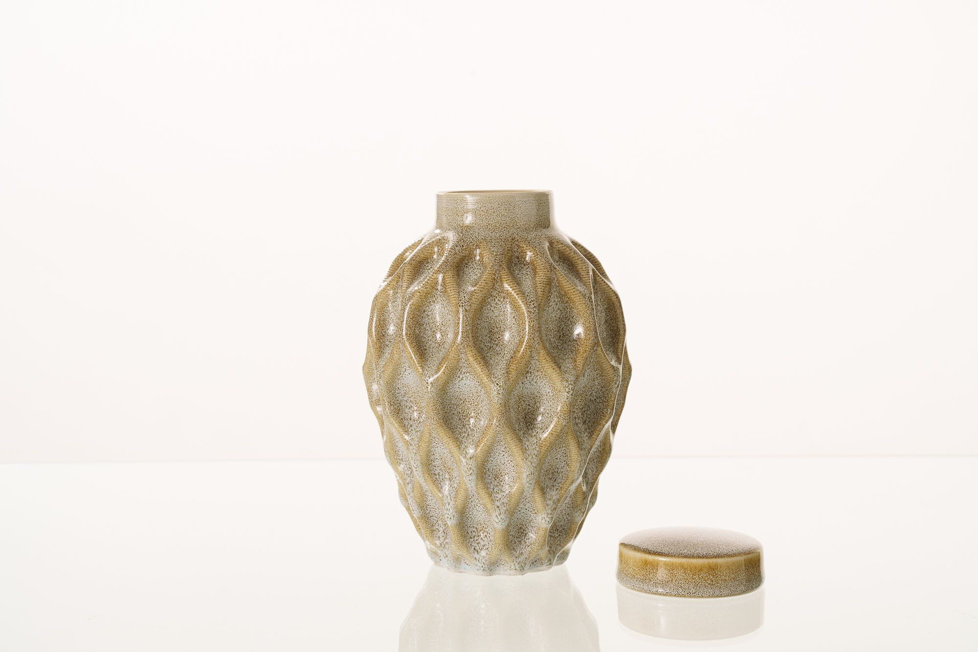 Cremation Urn "Echo" - 3D Printed Ceramic Urn | Light Sand Melange | Medium - Pulvis Art Urns